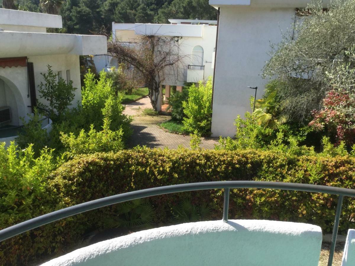 Residence I Faraglioni Mattinata Exterior photo